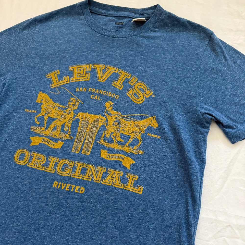 LEVI"S Graphic T - Womens XS